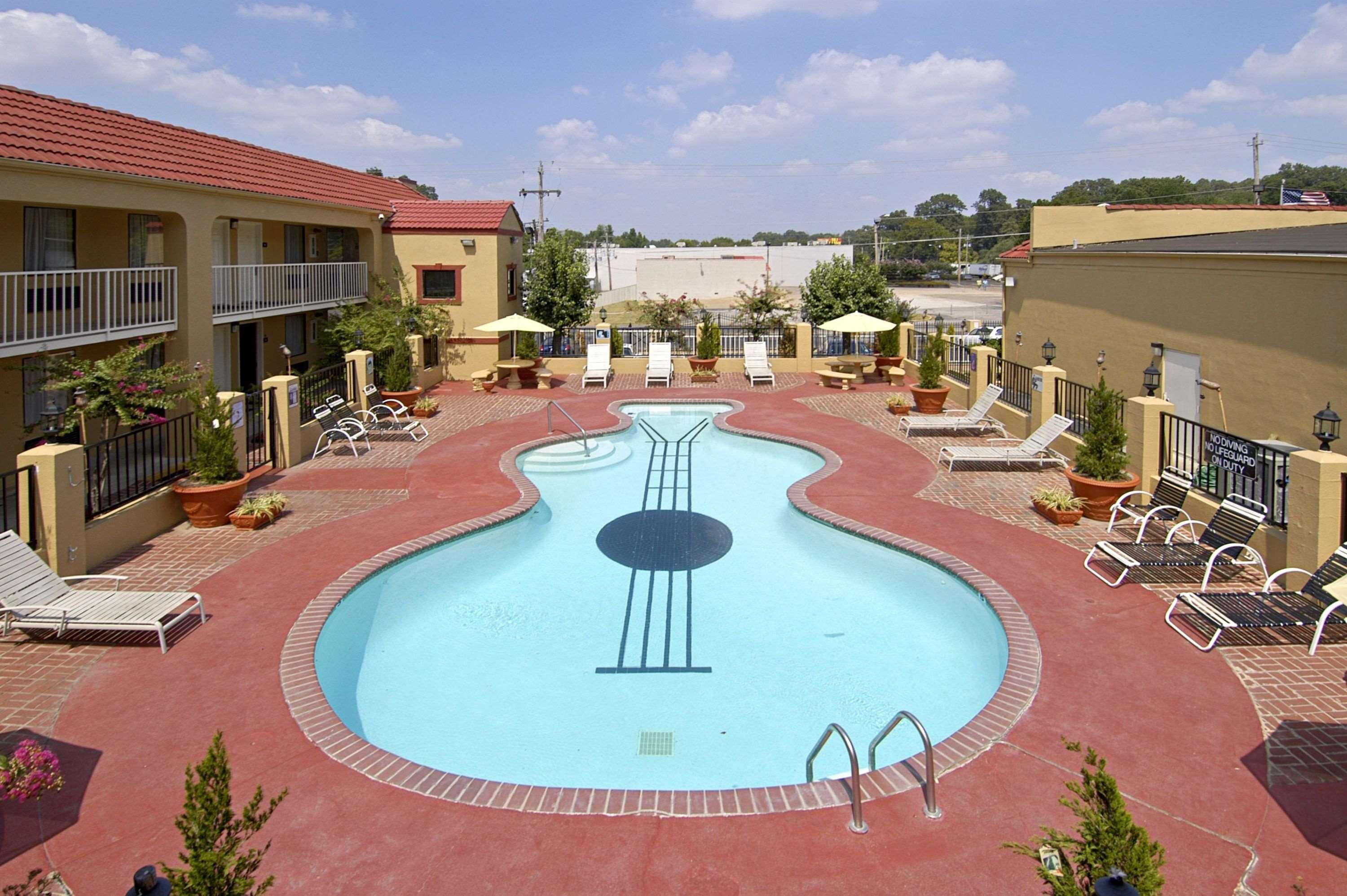 Days By Wyndham At Graceland Hotel 2*